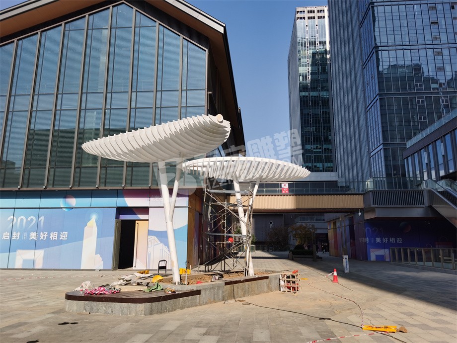 武漢北辰地產(chǎn)光谷里鯨奇架構(gòu)不銹鋼雕塑裝置項(xiàng)目